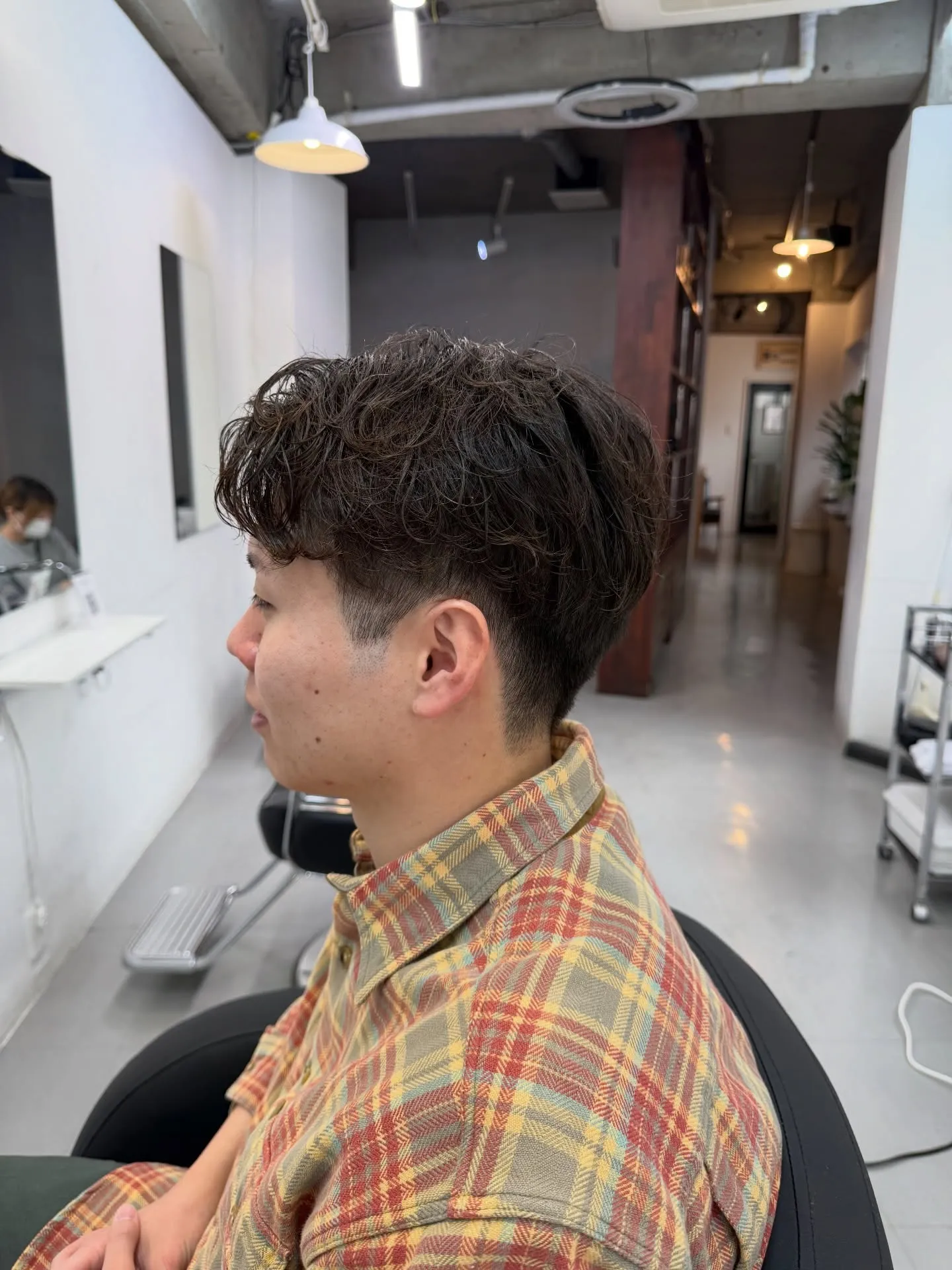 前回のパーマをいかして今回カットトリートメントでメンテナンス...